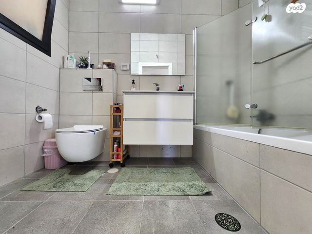 דירת גן, הכלניות, שדרות