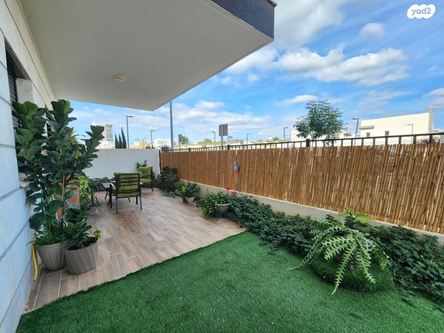 דירת גן, הכלניות, שדרות