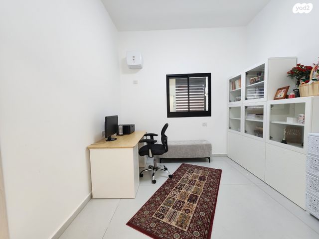 דירת גן, הכלניות, שדרות