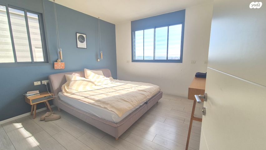 דו משפחתי, אורנית, אורנית