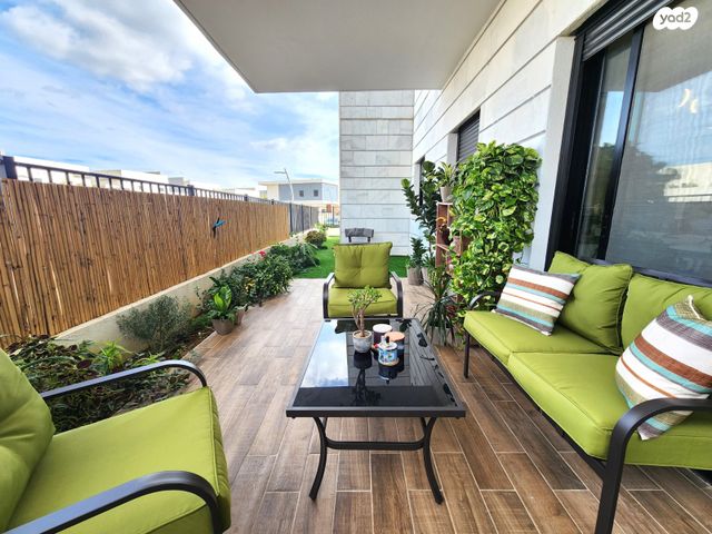 דירת גן, הכלניות, שדרות