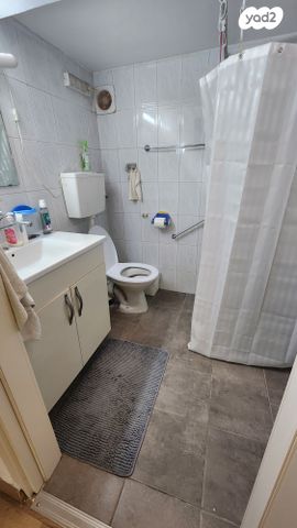 דו משפחתי, כפר סאלד