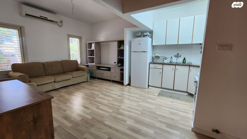 דו משפחתי, כפר סאלד