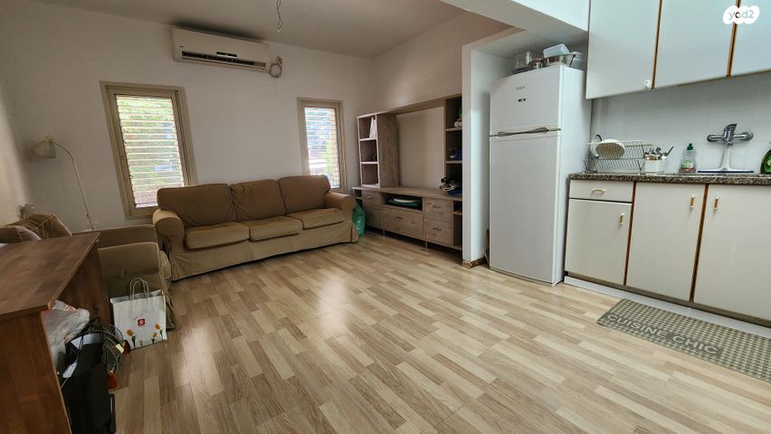 דו משפחתי, כפר סאלד