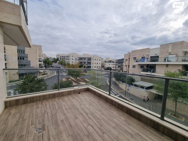 דופלקס, מודיעין מכבים רעות