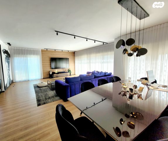 גג/ פנטהאוז, הגוש הגדול, רמת אביב החדשה, נופי ים, תל אביב יפו