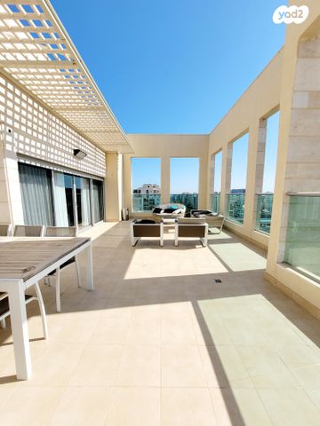 הגוש הגדול, רמת אביב החדשה, נופי ים