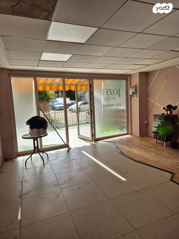 חנויות/ שטח מסחרי, בית הפועלים, רחובות