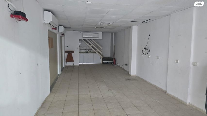 חנויות/ שטח מסחרי