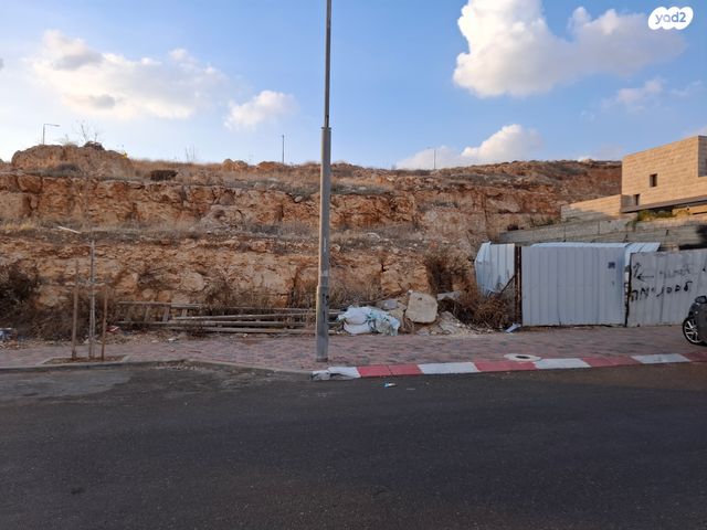 שדרות אדם 1