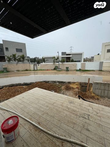 בית פרטי/ קוטג', יהודה עמיחי, המוזיקה, שדרות