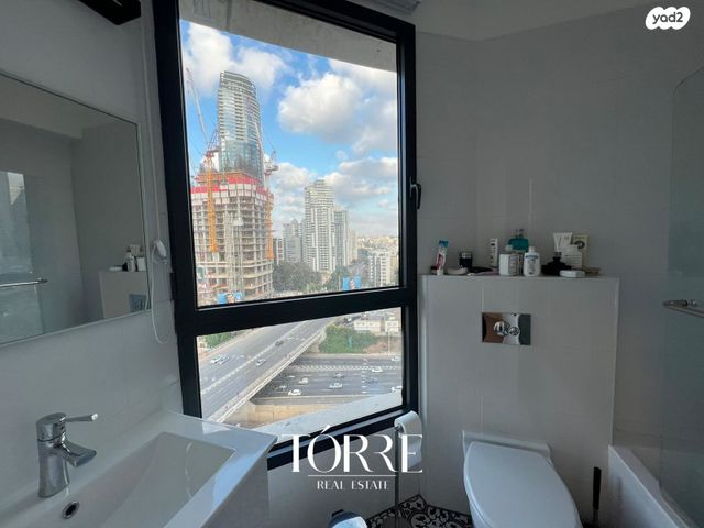 דירה, דרך מנחם בגין 160, מונטיפיורי, הרכבת, תל אביב יפו