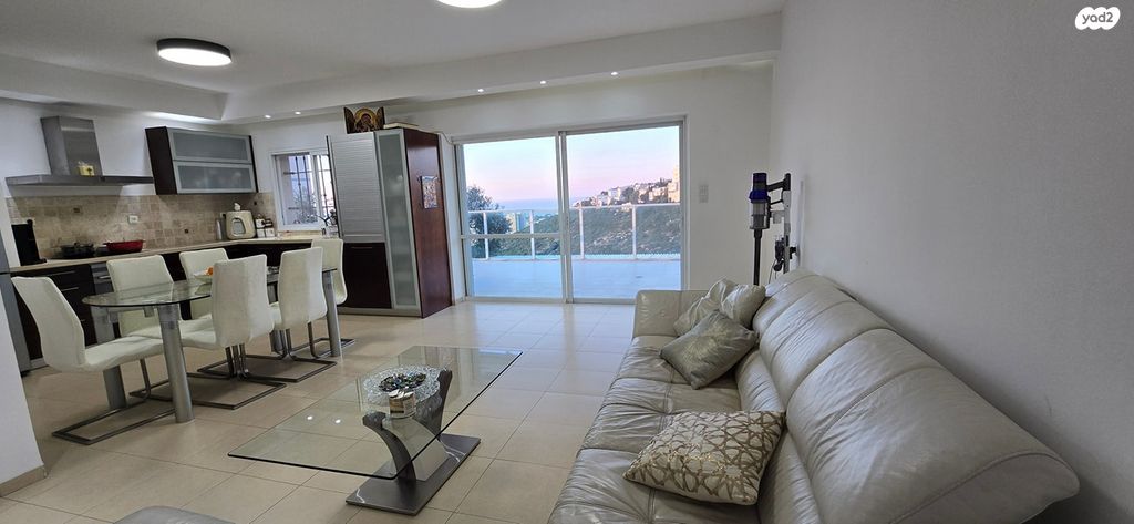 דירת גן, לבונה, חיפה