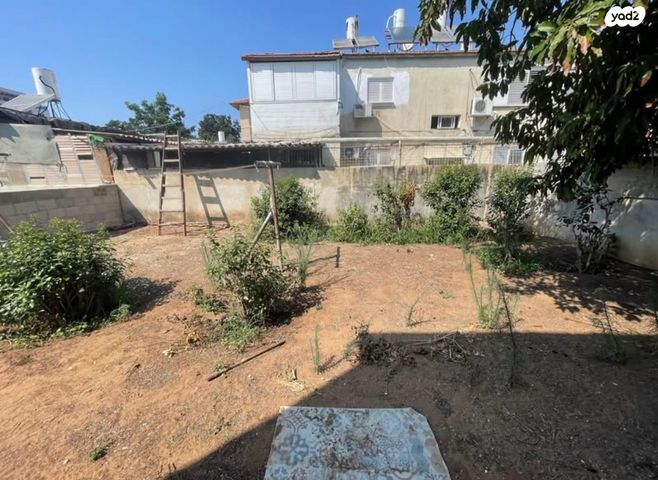 דירת גן, משה גליקסון, נאות הרצל, נתניה