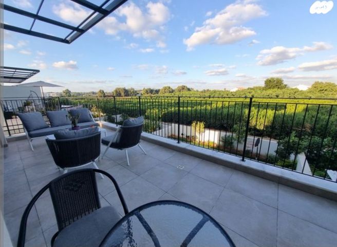 גג/ פנטהאוז, תל מונד