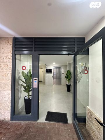 דירה, שמעון פרס 11, המחנה הצבאי, קרית מלאכי