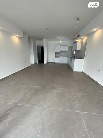 דירה, שקמים ואגמים, אשקלון