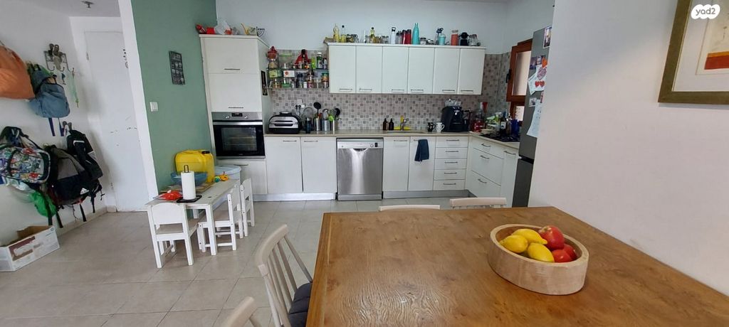 דירה, הר הצופים, רחובות ההולנדית, רחובות