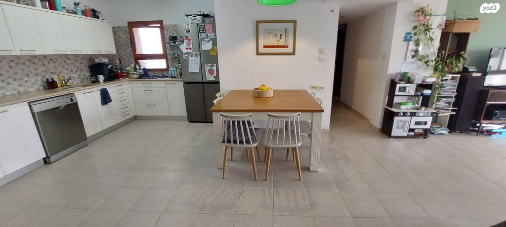 דירה, הר הצופים, רחובות ההולנדית, רחובות