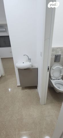 דירה, שדרות הפלוגה הדתית, הפועל המזרחי ה', שיכון ה', בני ברק