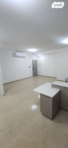 דירה, שדרות הפלוגה הדתית, הפועל המזרחי ה', שיכון ה', בני ברק