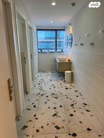 משרדים, ליאונרדו דה וינצ'י 21, גני שרונה, קרית הממשלה, תל אביב יפו