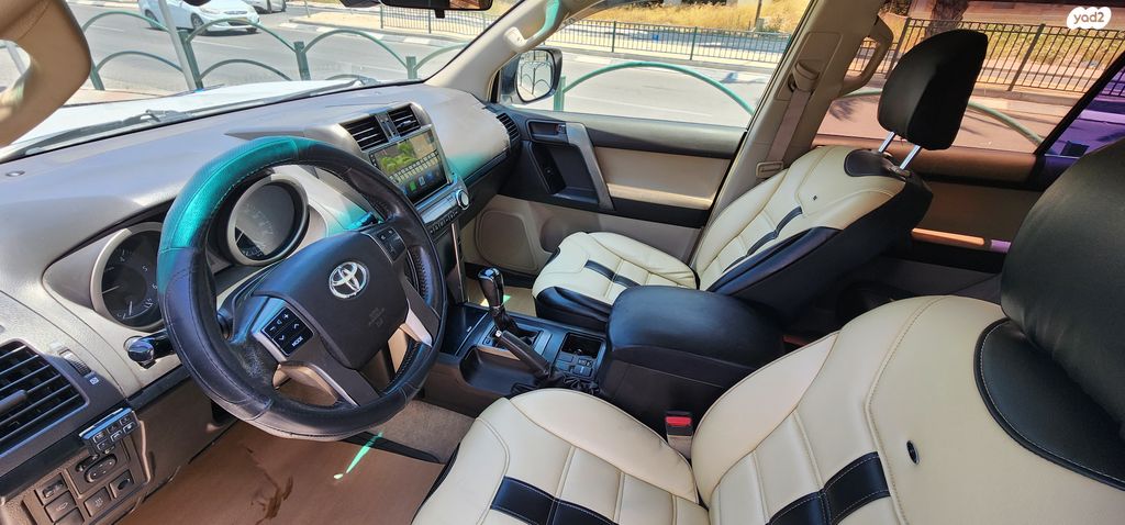 טויוטה לנד קרוזר