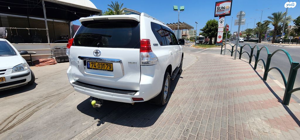 טויוטה לנד קרוזר