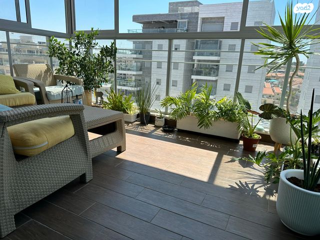 יעקב מרידור 8