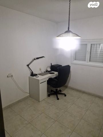 דירה, הרב אברהם יצחק הכהן קוק 44, הר שלום, בני ברק