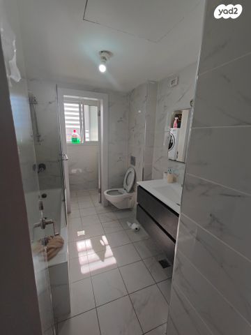 דירה, חזון אי"ש, רחובות הצעירה, רחובות