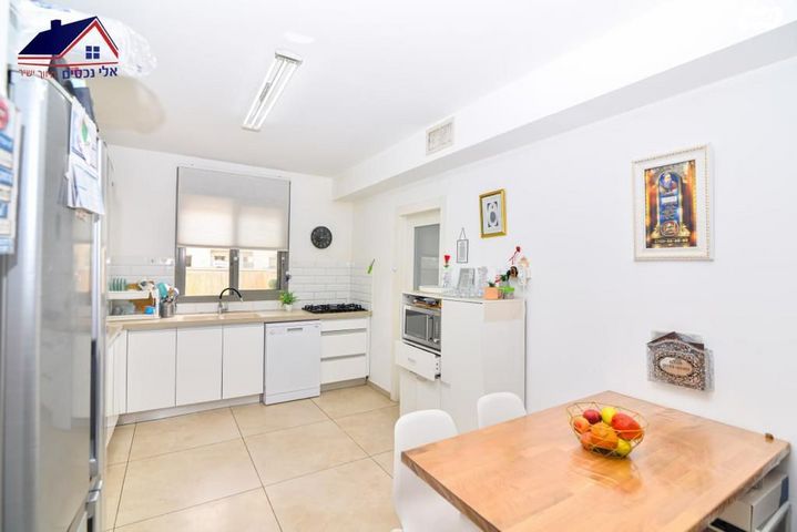 גג/ פנטהאוז, ספיר, אבני חן, חריש