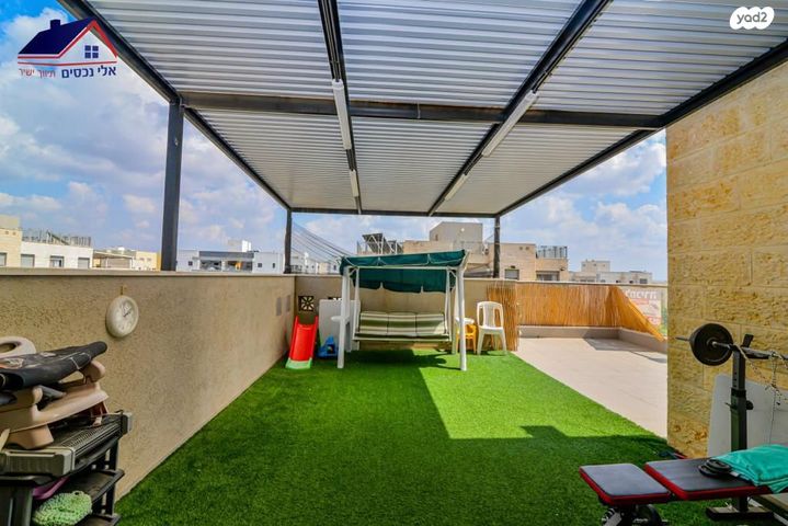 גג/ פנטהאוז, ספיר, אבני חן, חריש