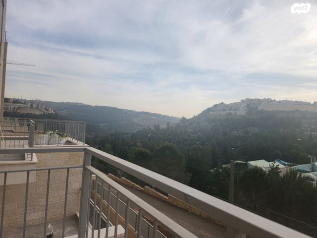 אדמונד סחייק 