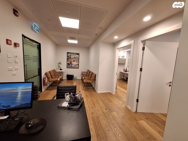 קליניקות, הברזל, תל אביב יפו