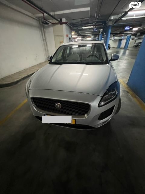 מודעת רכב יגואר E-Pace