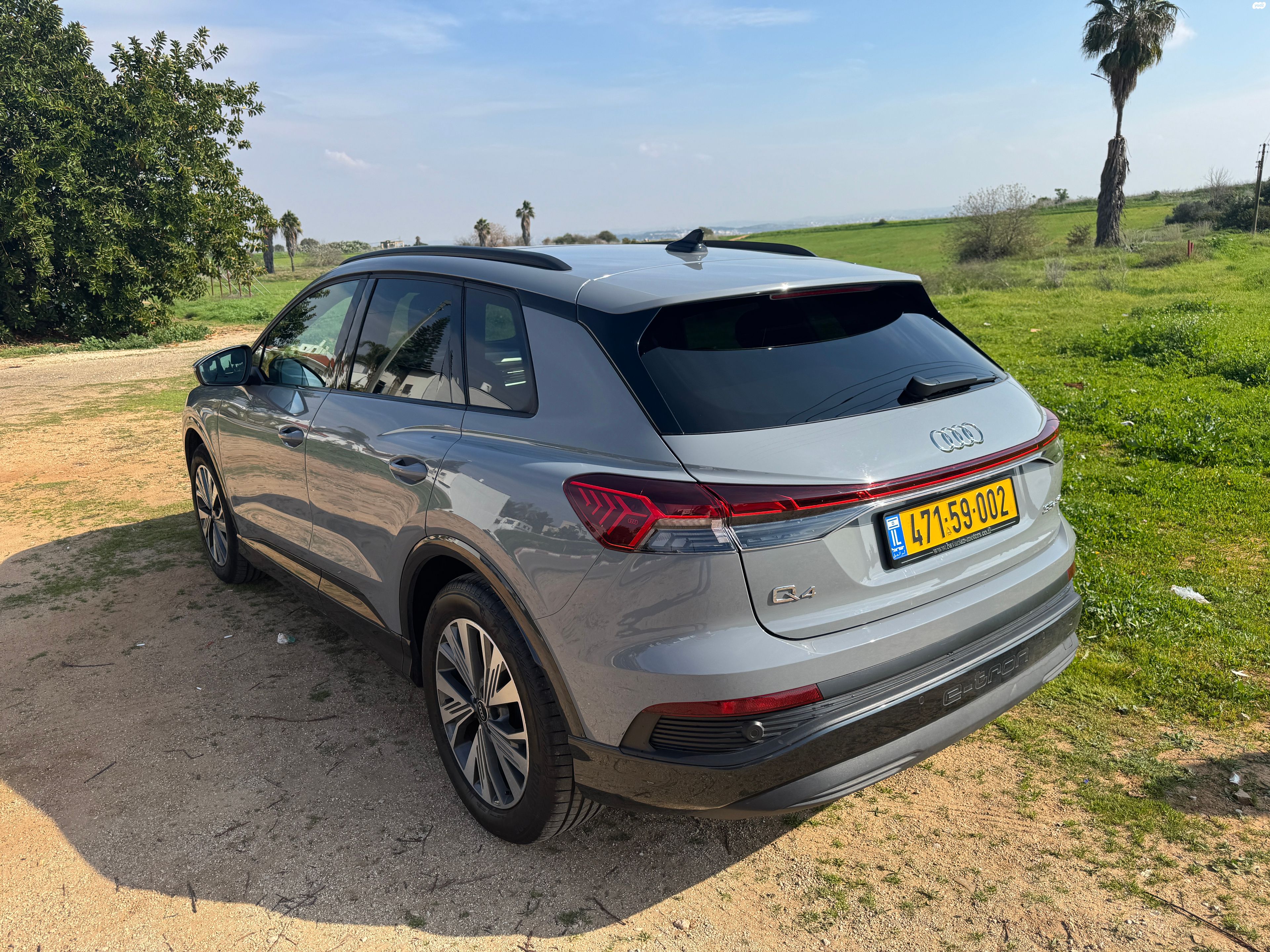 מודעת רכב אאודי Q4 e-tron
