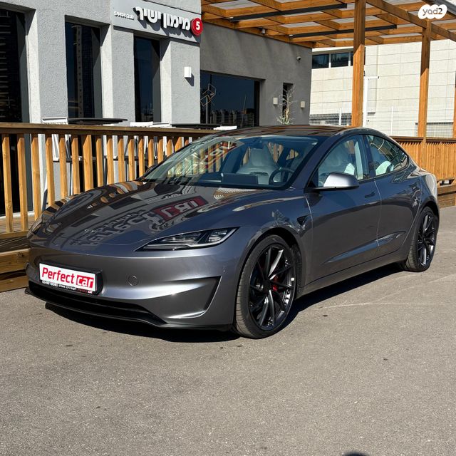 מודעת רכב טסלה מודל 3