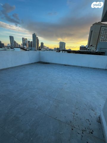 גג/ פנטהאוז, דרום מערב ותיק, בת ים