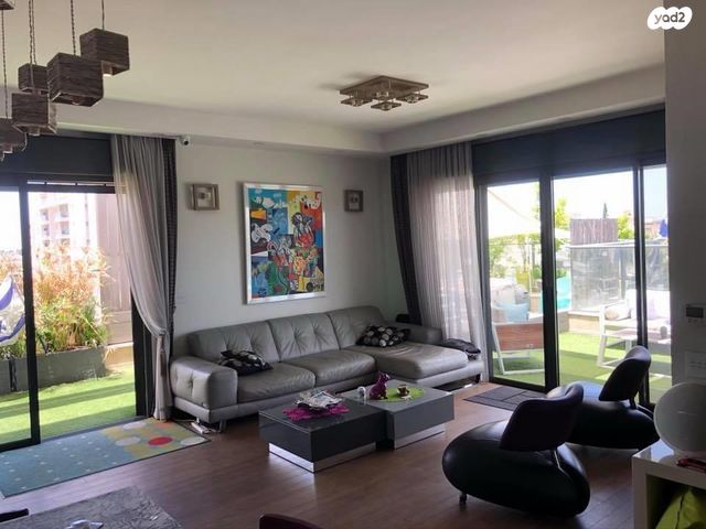 גג/ פנטהאוז, רעננה