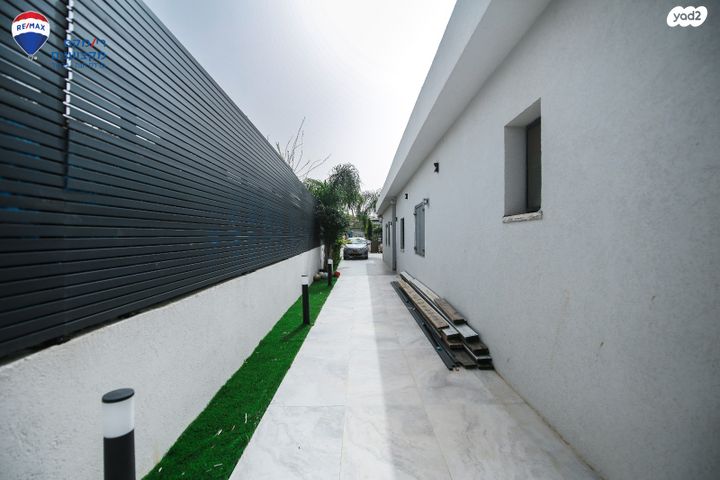 דו משפחתי, הגאון, פרדס חנה כרכור