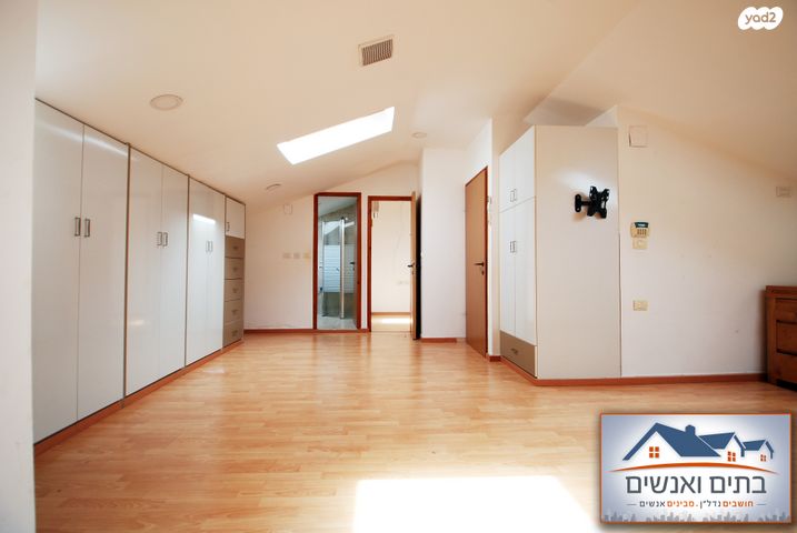 דו משפחתי, נחל גלים, הנחלים, כפר יונה