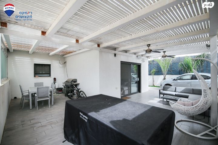 דו משפחתי, הגאון, פרדס חנה כרכור