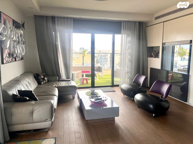 גג/ פנטהאוז, רעננה