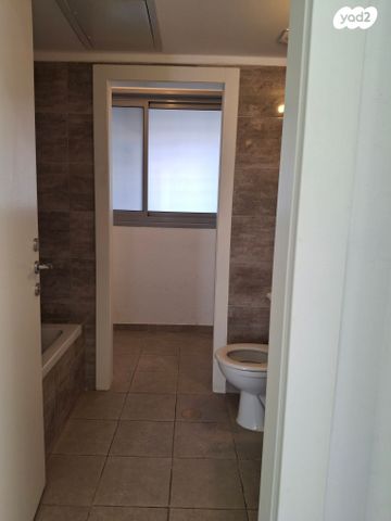 דירה, נעמי שמר, נווה זמר, רעננה