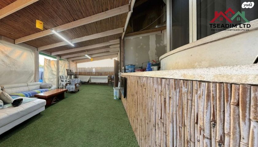 דו משפחתי, אבן גבירול, רחובות