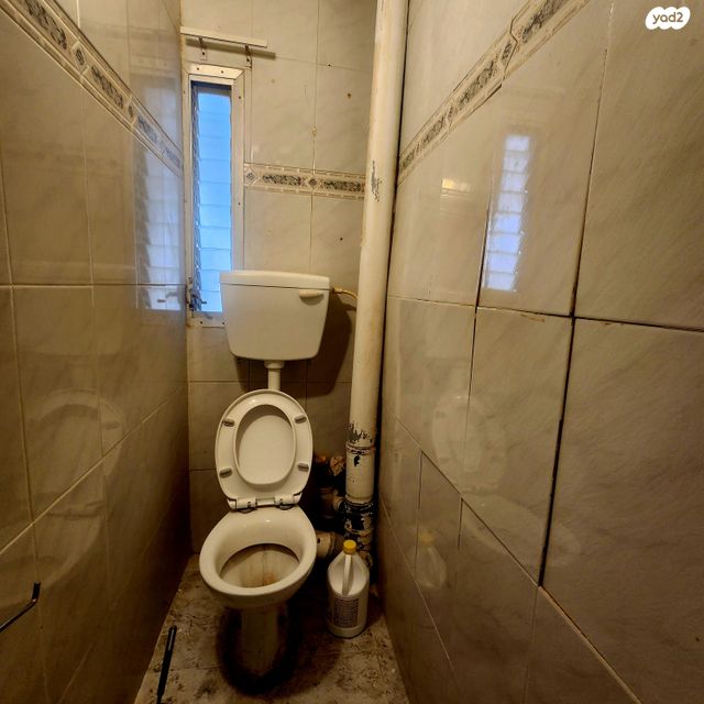 דירה, י"א הספורטאים, שז"ר / דקר, טירת כרמל