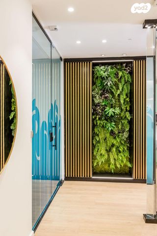 משרדים, שדרות מנחם בגין, החותרים, טירת כרמל