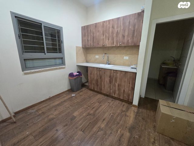 משרדים, החרושת, אזור תעשיה כרמיאל, כרמיאל