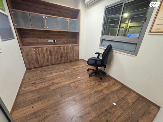 משרדים, החרושת, אזור תעשיה כרמיאל, כרמיאל